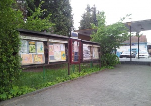 Nowe mini wystawy TPMM  w gablotach przy byłym kinie