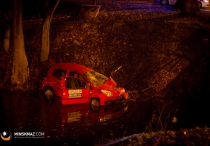Wypadek na Budowlanej: auto wpadło do Srebrnej