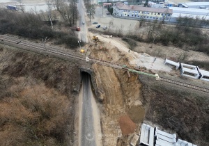 Widziane z góry: budowa przejścia pod wiaduktem na ul. Sosnkowskiego