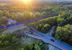 Widziane z góry: przejście pod wiaduktem na ul. Sosnkowskiego