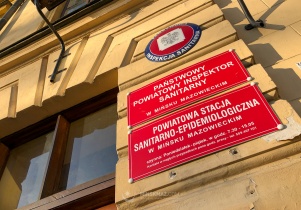 Dwa zgony powiązane z COVID-19