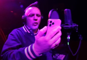 Burmistrz rapuje w #hot16challenge2