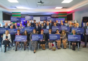 Radni Prawa i Sprawiedliwości wnioskują o 15 milion&oacute;w na chodniki przy drogach powiatowych