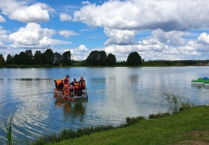 Wsp&oacute;lny patrol policji i straży pożarnej na wodach
