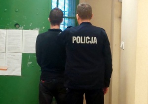 Wspólnie dokonali kradzieży artykułów hydraulicznych o wartości prawie 2400 złotych