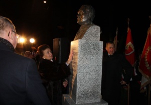 Odsłonięcie popiersia Prezydenta Kaczorowskiego