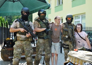  Antyterroryści z CBŚP odwiedzili wychowanków domu samopomocy