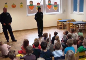  Dzielnicowy odwiedził przedszkolaków ze „Świata Odkrywców”