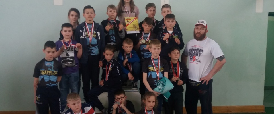 Medale dla najmłodszych zawodników klubu Grappler na zawodach w Sochaczewie