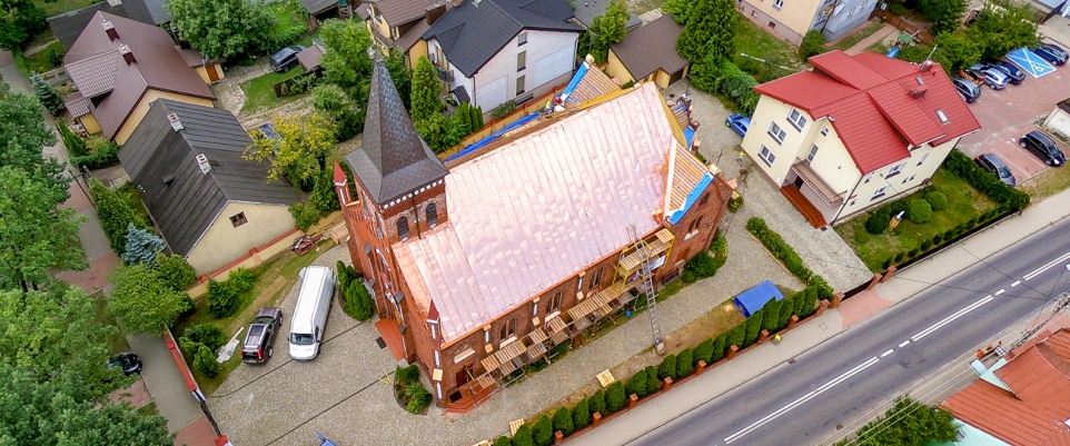 Widziane z góry: wymiana dachu w Kościele Mariawickim