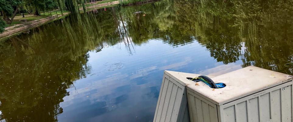 Zniszczyli instalację pływającej fontanny