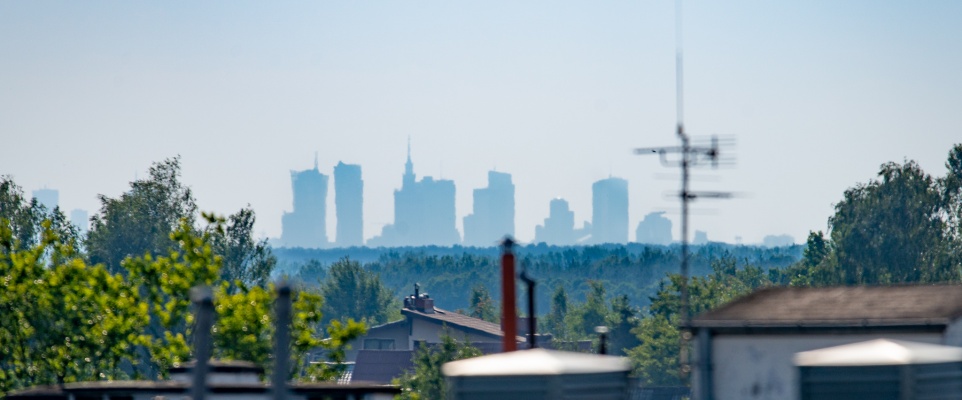 Z Mińska widać warszawskie wieżowce