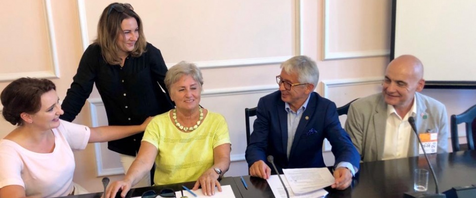 Radna Alicja Cichoń o radach senior&oacute;w