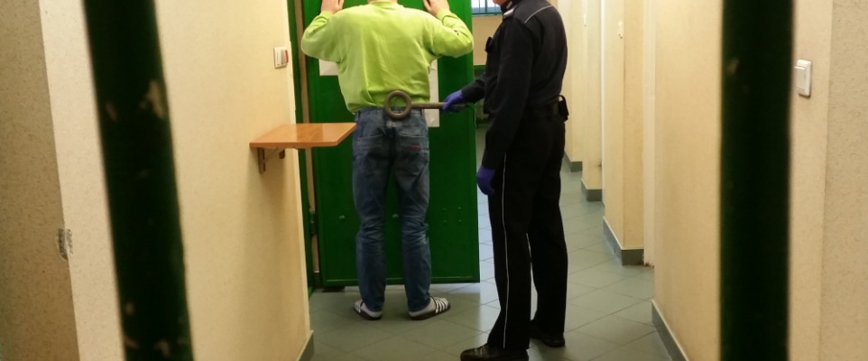 Podejrzani o rozb&oacute;j w sklepie zatrzymani w 48 godzin