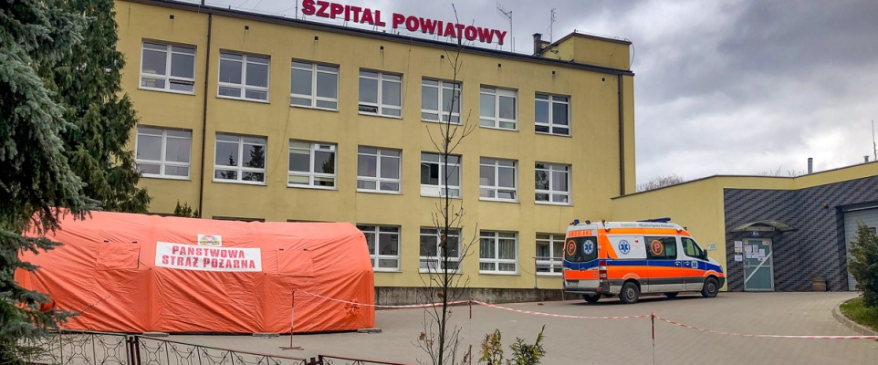 Szpital ustawił namiot do segregacji medycznej