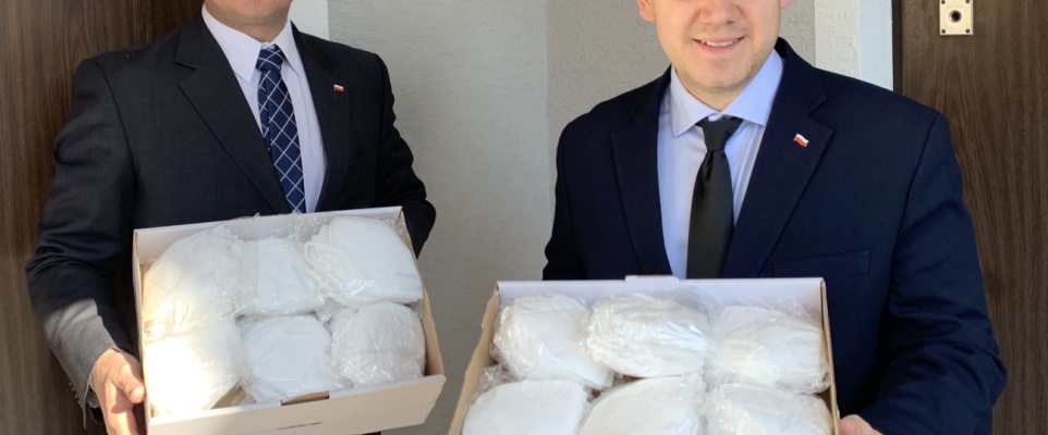 Specjalistyczne maski dla mińskich policjant&oacute;w