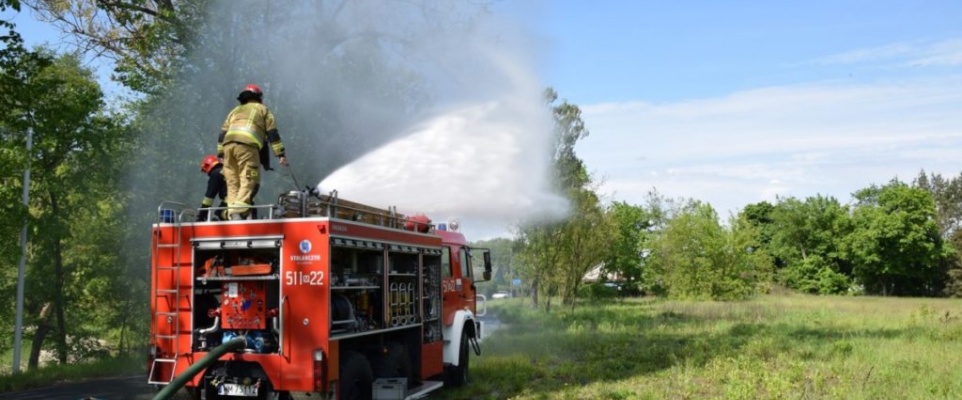 Strażacy ćwiczyli gaszenie pożaru w lesie