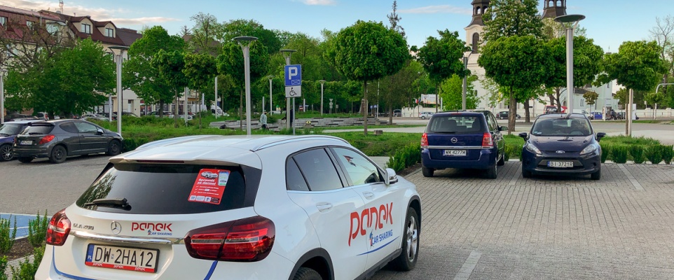 Panek CarSharing wprowadza foteliki dziecięce