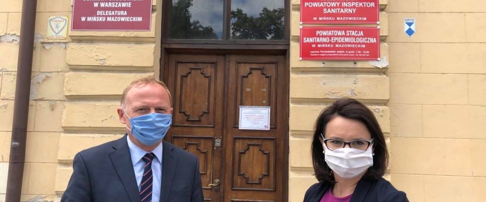 Interwencja posł&oacute;w KO w Sanepidzie