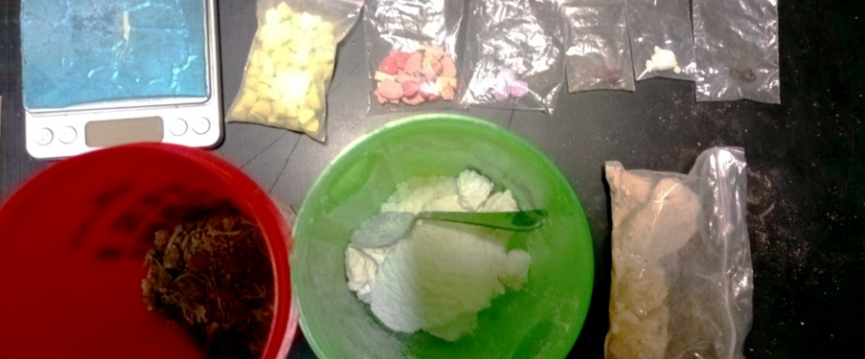 Aresztowano dwie osoby podejrzane o posiadanie znacznej ilości narkotyk&oacute;w