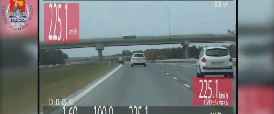 Jechał ponad 225 km/h. Odmówił przyjęcia mandatu tłumacząc, że „jeśli nie jest możliwe pouczenie, to spróbuje w sądzie”