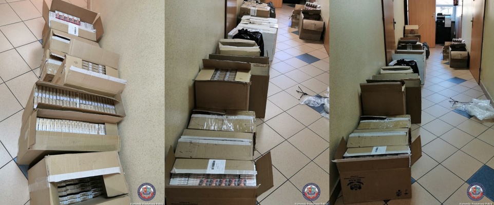 Policjanci odkryli ponad 14 tys. paczek papierosów bez polskich znaków akcyzy