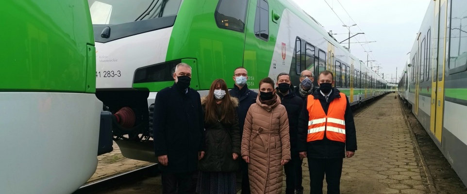 Kolejne nowoczesne pociągi FLIRT Stadlera trafiły do Kolei Mazowieckich