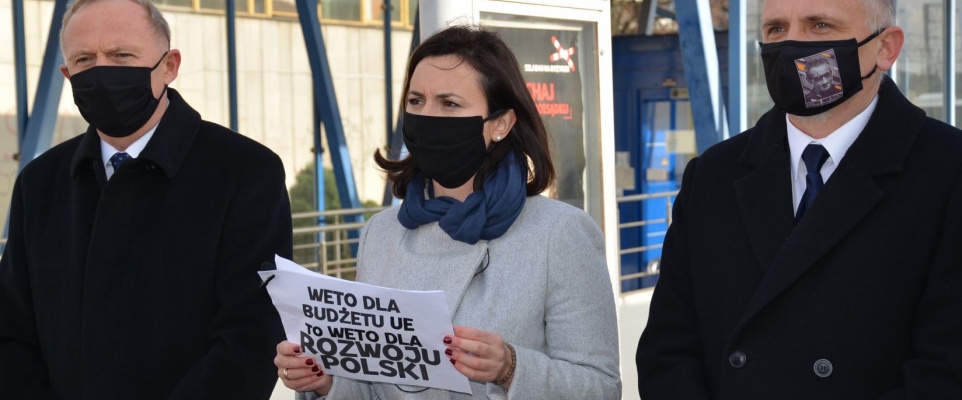 Posłowie i samorządowcy KO o zagrożeniach weta rządu