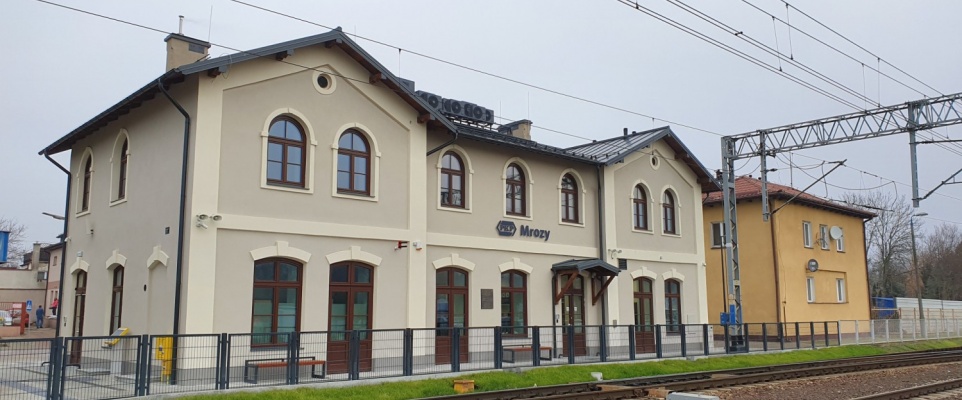 Odrestaurowany dworzec w Mrozach już otwarty