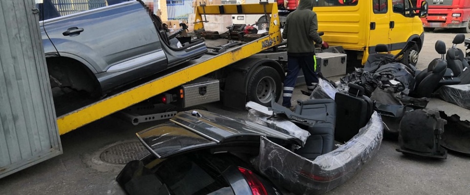 Policjanci przechwycili kradzione części samochodowe