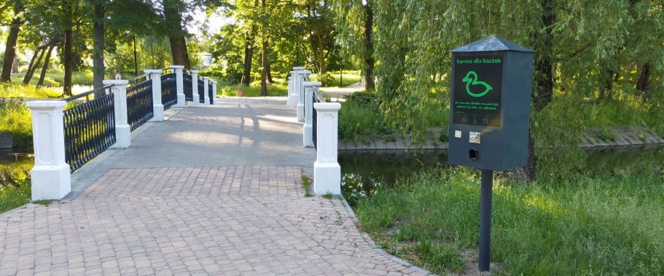 Kolejny kaczkomat w parku