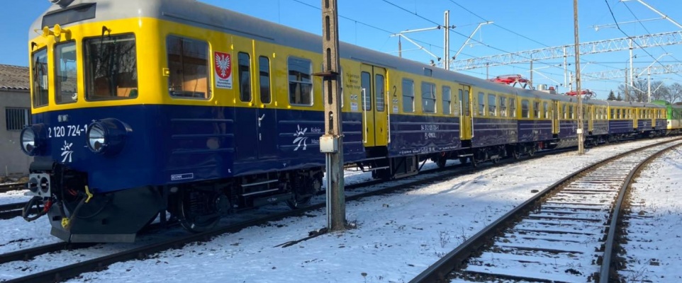 &bdquo;Babcia&rdquo; w nowym malowaniu wyjechała z Mińska Mazowieckiego do służby w Kolejach Mazowieckich