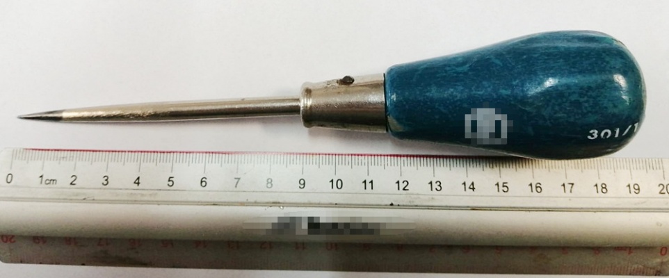 Ze złości przebił opony