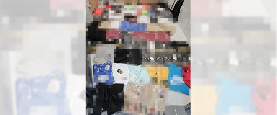 Policjanci zabezpieczyli podrobioną odzież