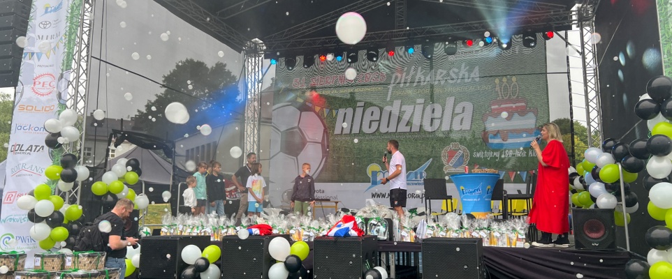 Piłkarska niedziela na stadionie