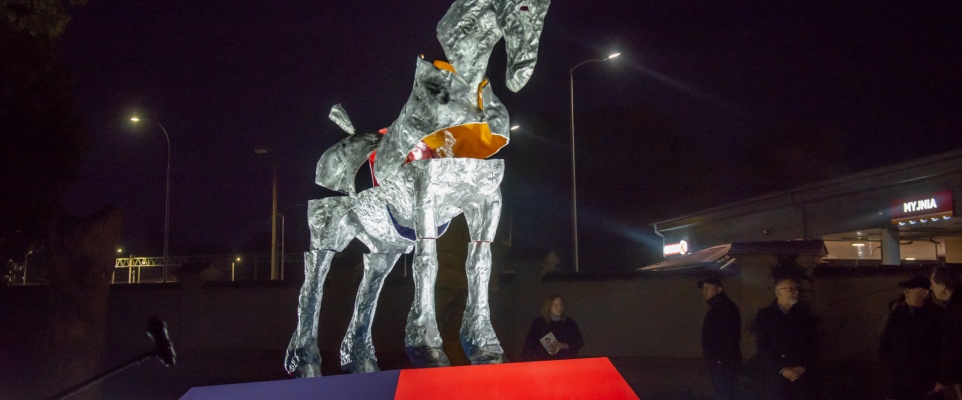 Rzeźba o traumie wojennej stanęła w Mińsku Mazowieckim