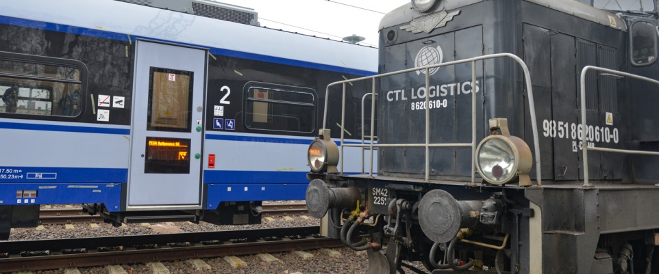 Retro pociąg pasażerski pojedzie &bdquo;wałką&rdquo;