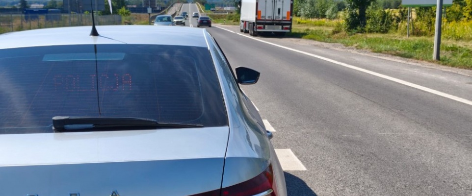 Działania bezpieczna DK50 - Blisko tysiąc skontrolowanych kierowc&oacute;w, 7 nietrzeźwych i 8 pod wpływem środk&oacute;w odurzających